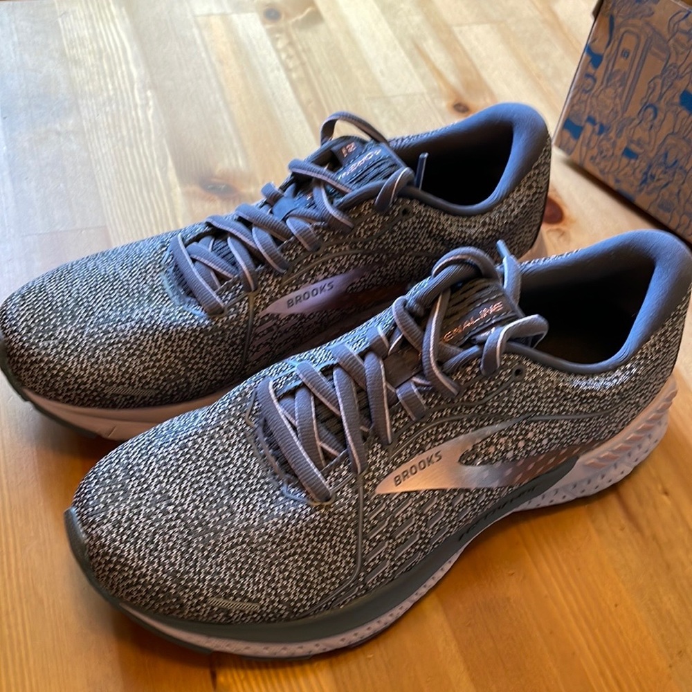 Brooks Adrenaline GTS 21 Athletic / Running Shoes